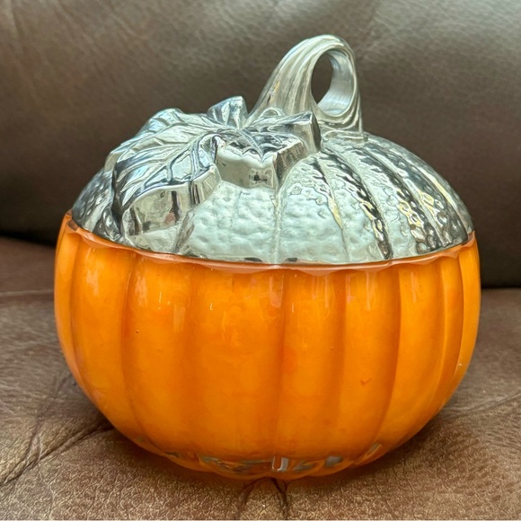 White Barn Glass Pumpkin 3 Wick Candle Holder with Metal Lid - Picture 2 of 13
